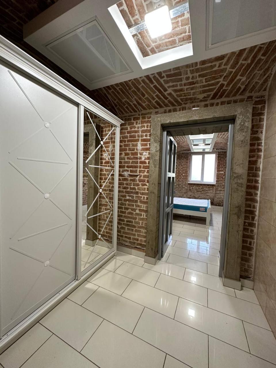 2Х Кім-Й Loft На Площі Філармонії By Willox Appartement Tsjernivsi Buitenkant foto